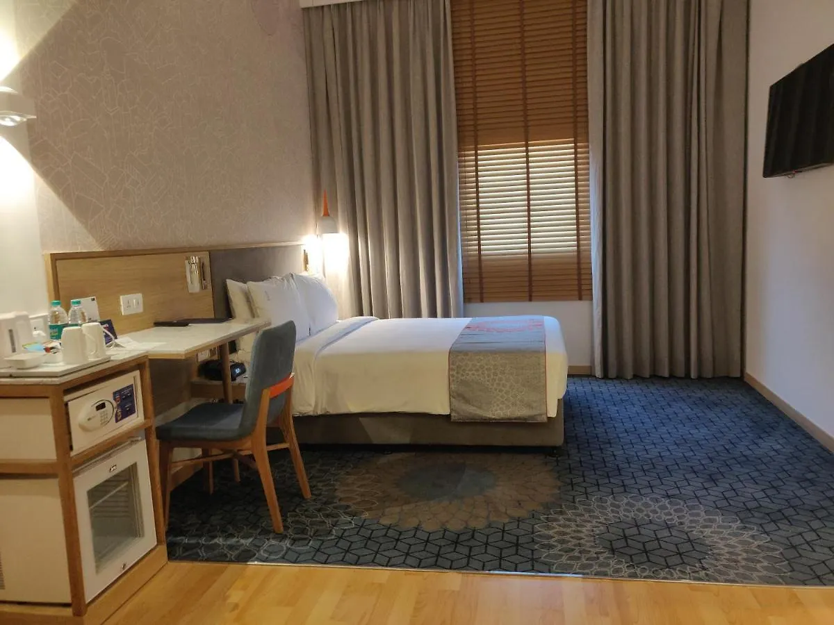 Holiday Inn Express Gurugram Sector 50 By Ihg Gurgaon Hotel
