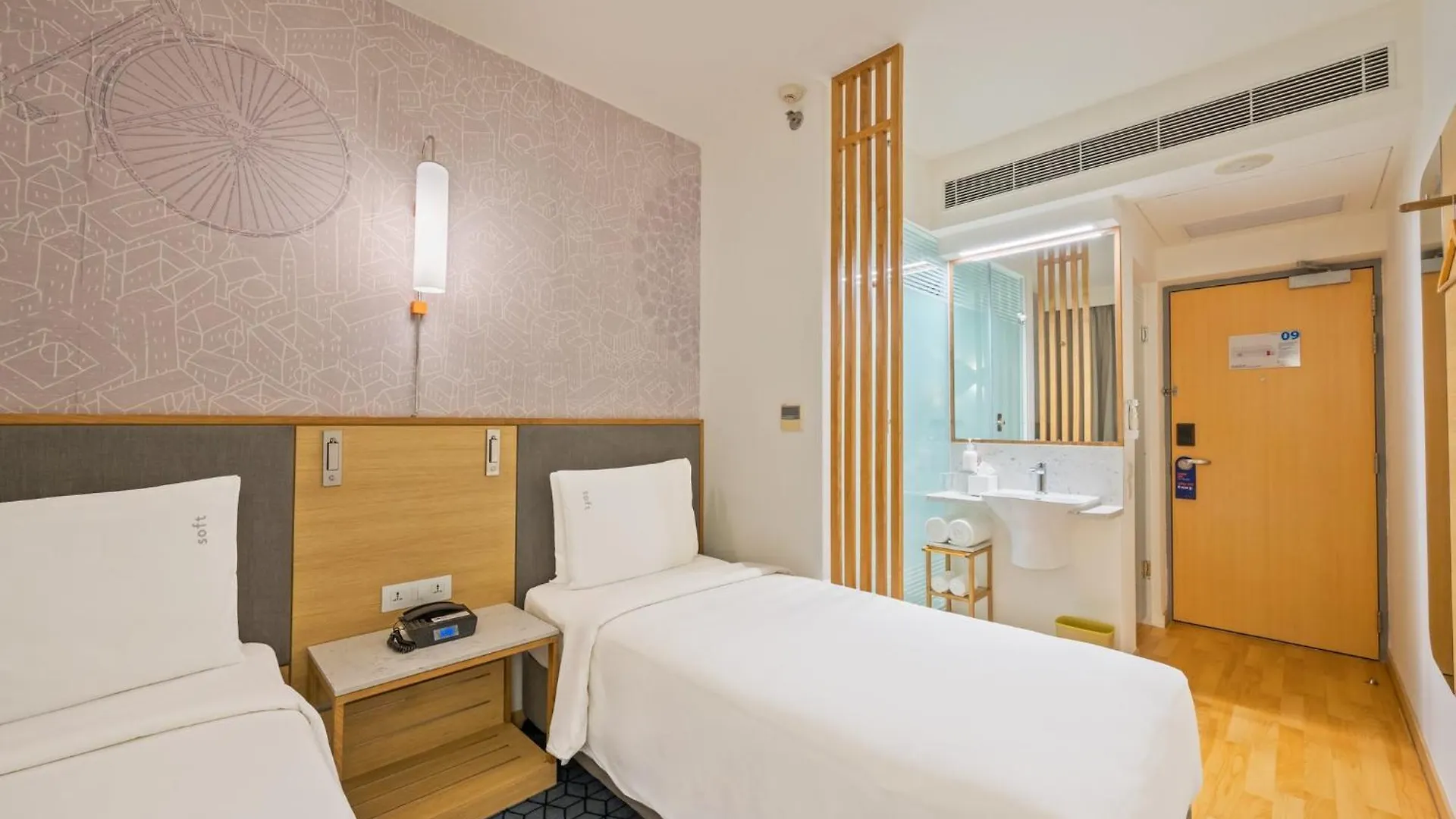 Holiday Inn Express Gurugram Sector 50 By Ihg Gurgaon Hotel