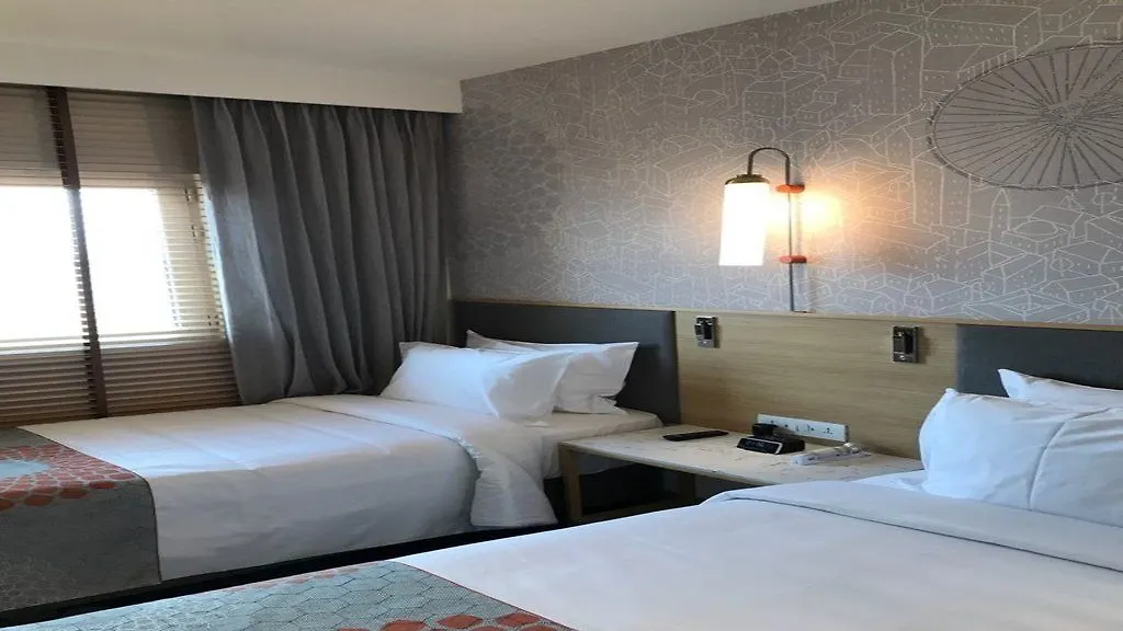 Holiday Inn Express Gurugram Sector 50 By Ihg Gurgaon 4*,